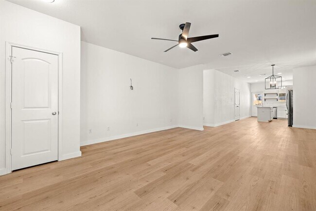 Building Photo - 600 Coffee Berry Dr