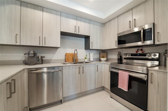 Foto del edificio - 10950 NW 82nd St