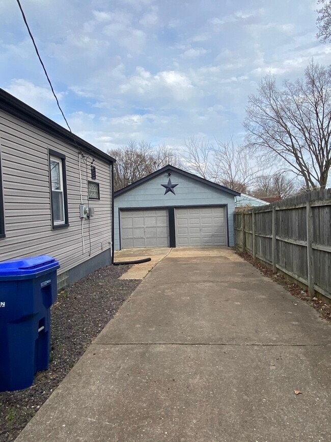 3803 Paule Ave, St. Louis, MO 63125 House Rental in St. Louis, MO
