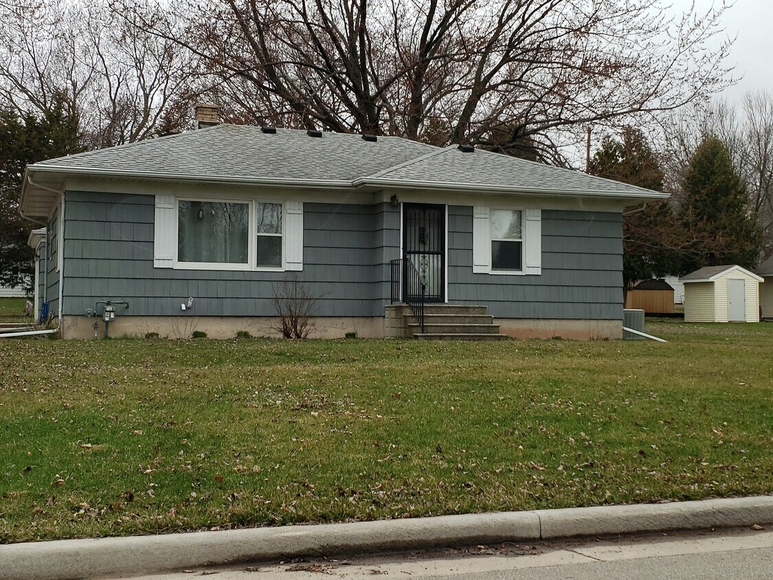 Primary Photo - 971 W Cecil St