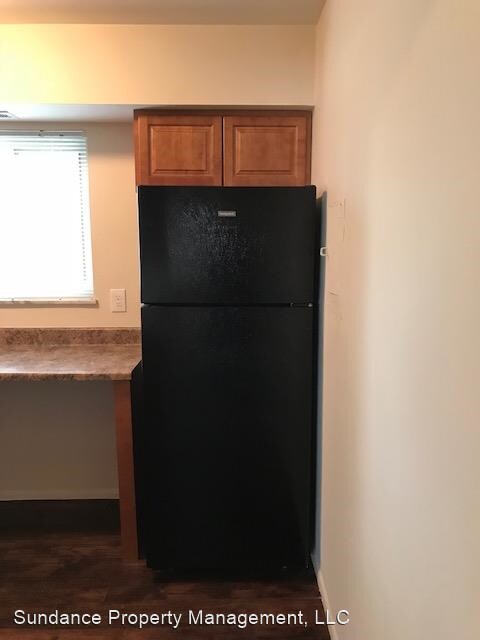 Building Photo - 402 S Brown School Rd