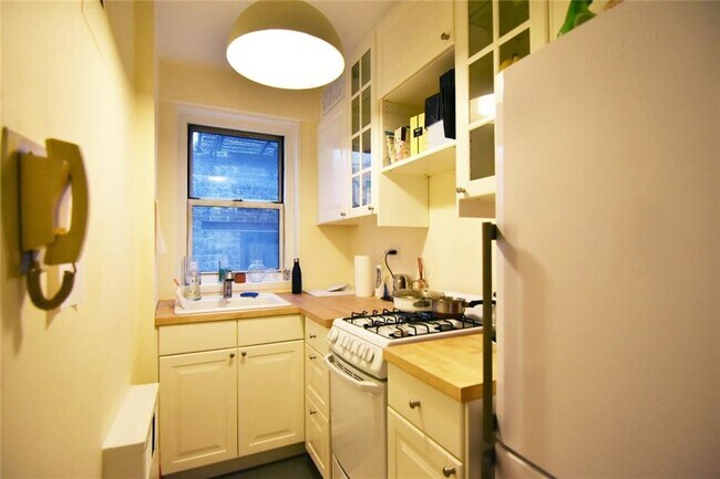 Foto del edificio - 404 E 66th St