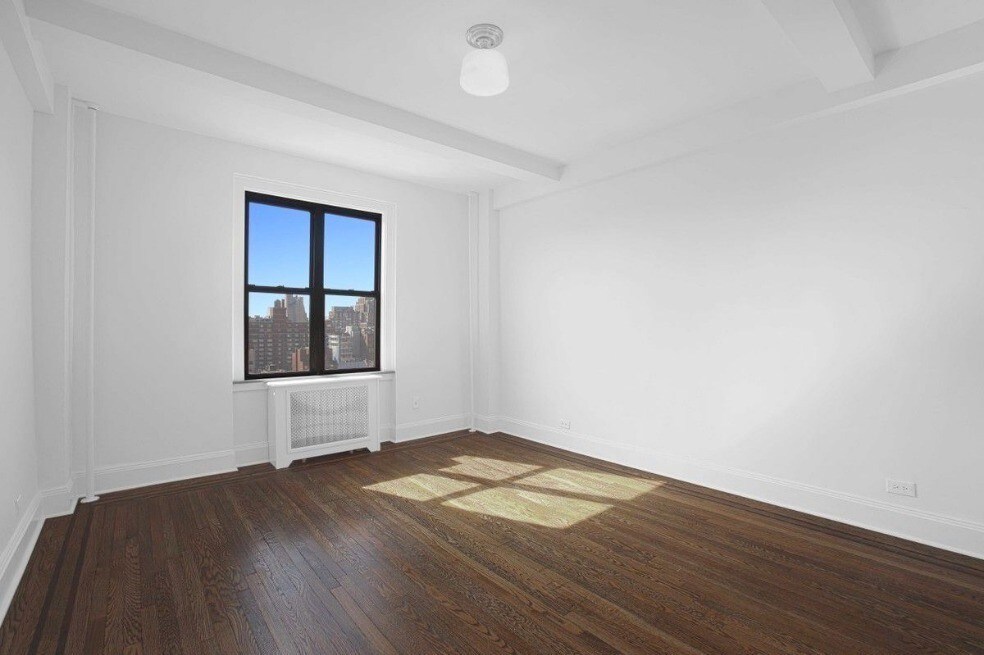 Primary Photo - 209 W 23rd St