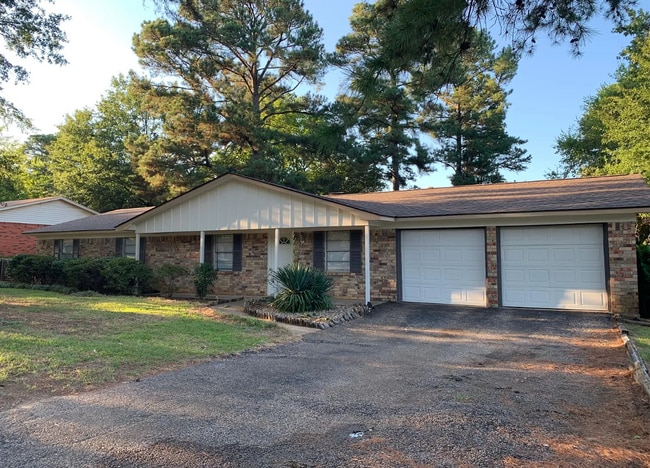 Building Photo - 1203 Blueridge Pky