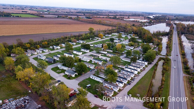 Building Photo - 731 Holmes Dr