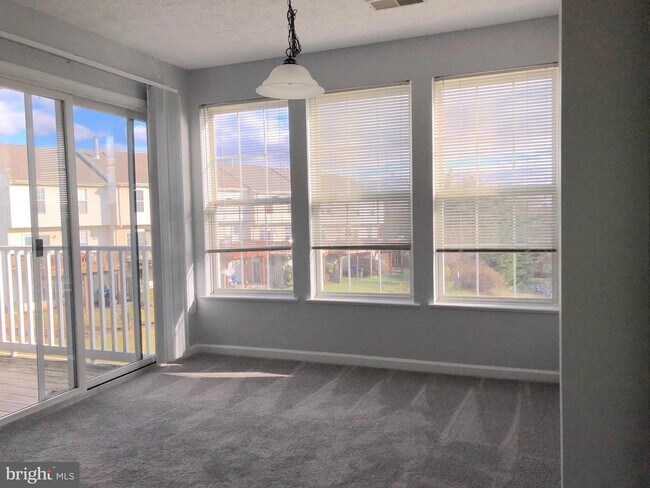 Foto del edificio - 6404 Weatherby Ct