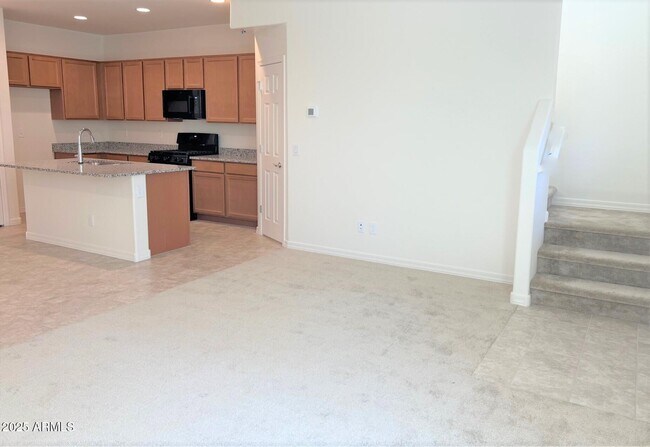 Building Photo - 3916 S 58th Ln
