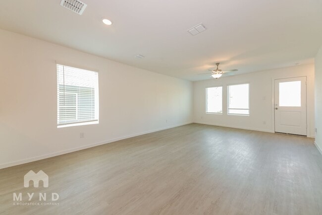 Building Photo - 2728 Mistwood Dr