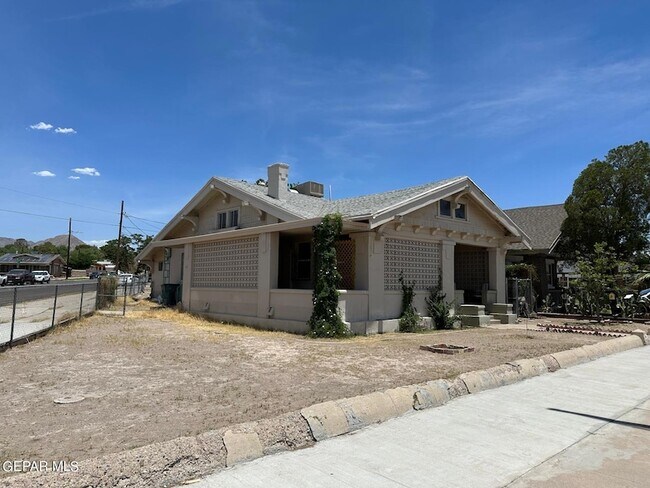 Building Photo - 3201 Pershing Dr