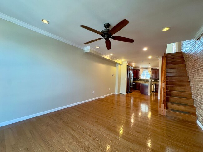 Building Photo - Charming 2Bed/3Bath Townhome in Highlandtown