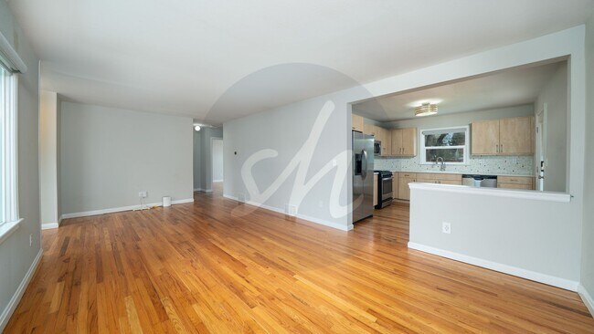 Foto del edificio - Immaculate rancher near Patty Jewett Neighborhood