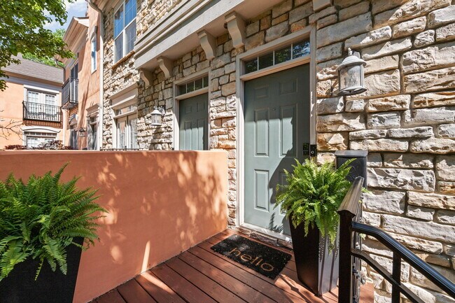 Foto del edificio - 931 Spur Ln