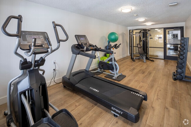 Gimnasio - Oxbow Apartments