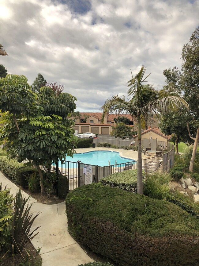 Foto del edificio - 1068 Calle Del Cerro