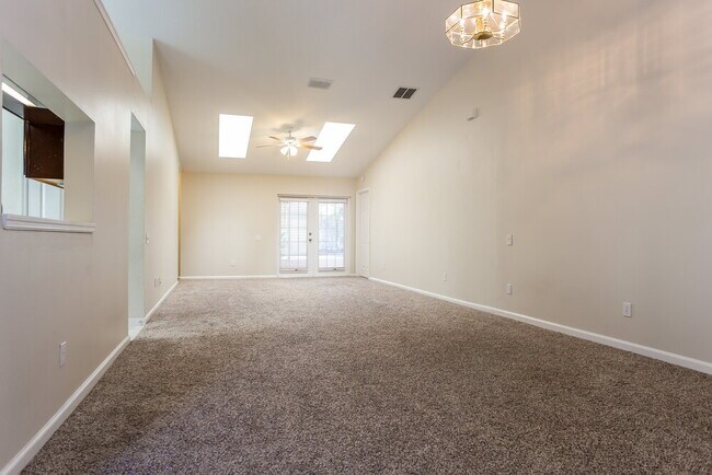 Foto del edificio - 354 Hanging Moss Cir