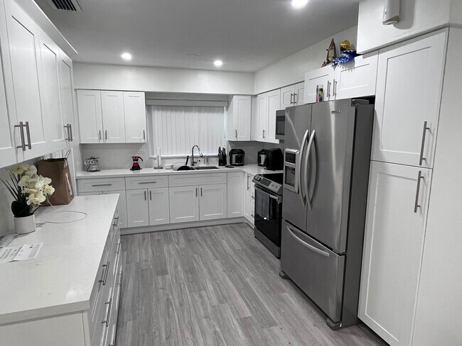 Building Photo - 11105 SW 156th Terrace