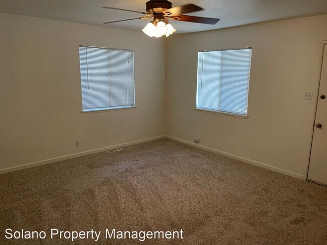 Building Photo - 2 br, 1 bath House - 500 East I St