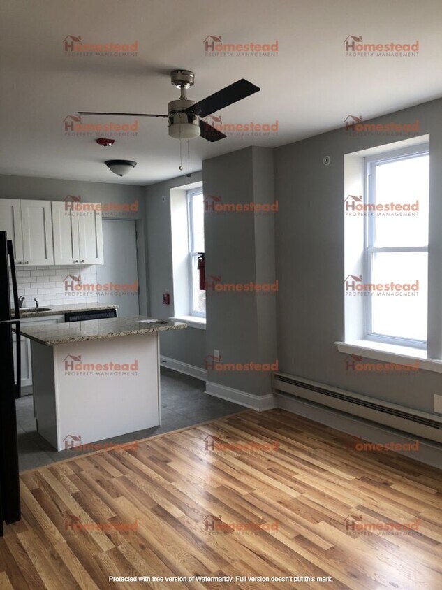 Foto principal - 232 S 60th St