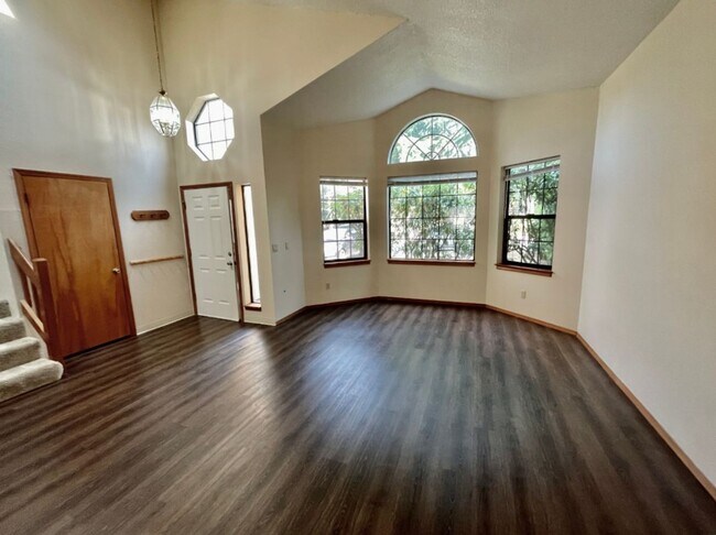 Building Photo - Price Reduced! Nice Mountain Park home, in...