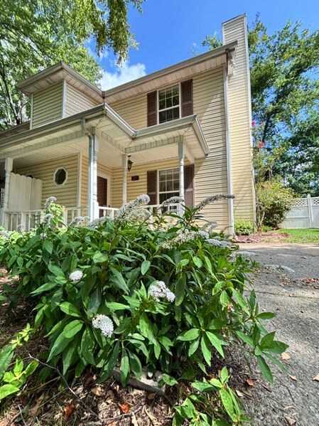 Foto del edificio - 211 Hillside Ct