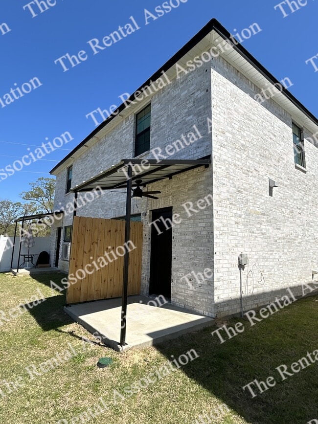 Building Photo - 2555 Arkansas Rd