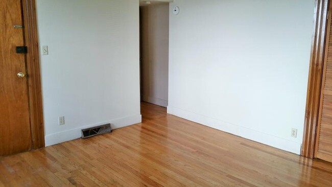 Foto del edificio - 105 Pine St