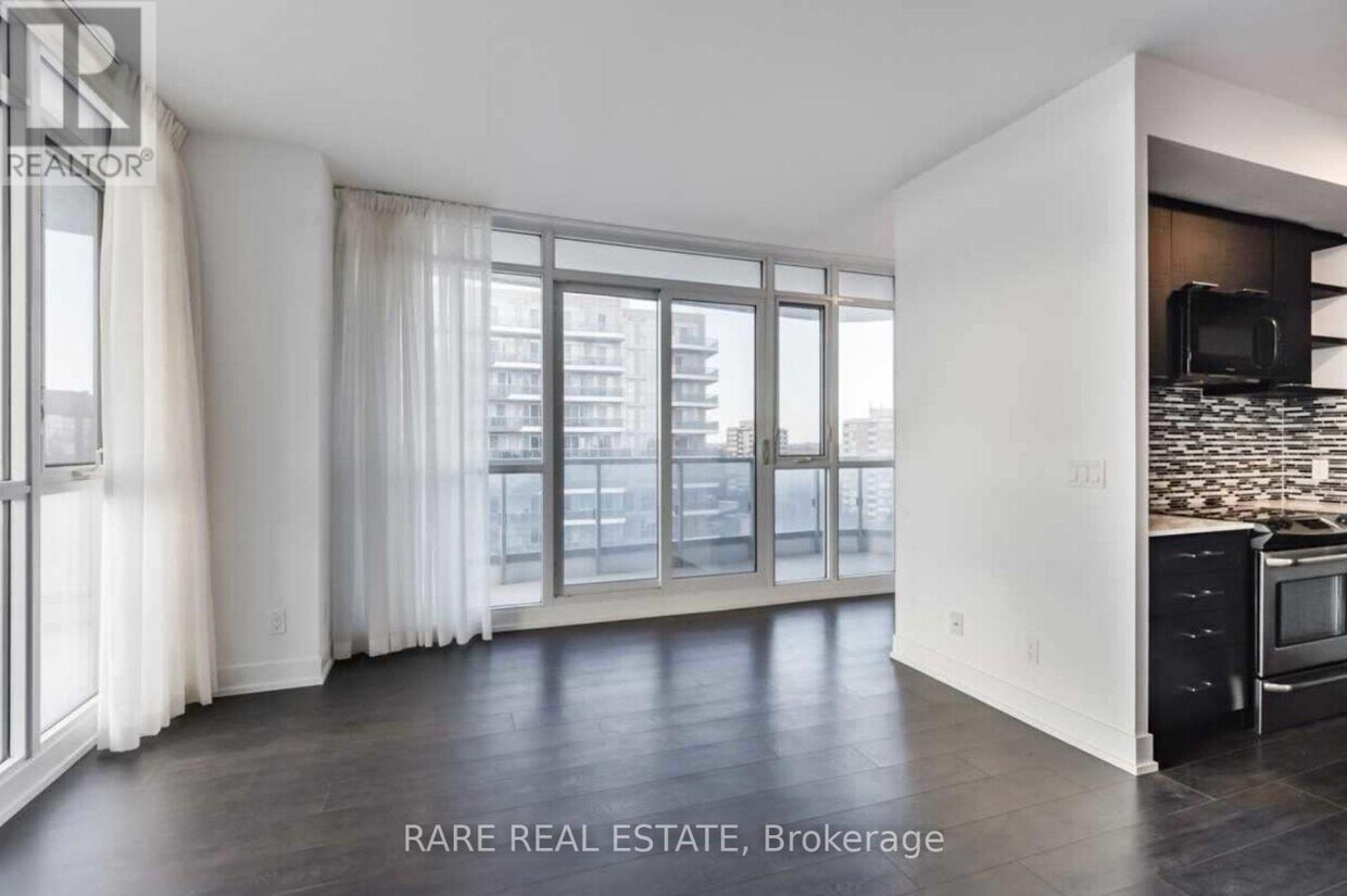 Photo principale - 9471-9471 Yonge St