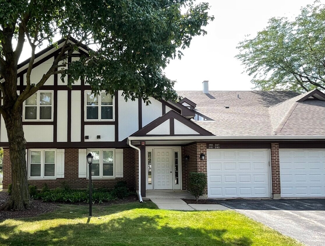 Primary Photo - 205 Coventry Cir