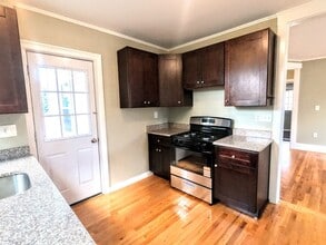 Building Photo - 76 Farquhar St