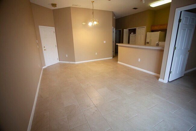 Building Photo - 6051 Maggies Cir