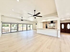 Building Photo - 42755 Santiago Pl