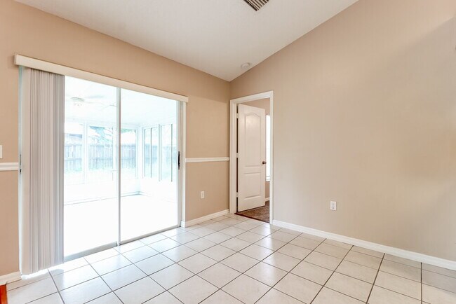 Foto del edificio - 656 Lakemont Dr