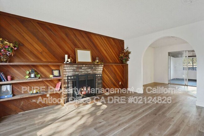 Foto del edificio - 3605 Dewitt Ct