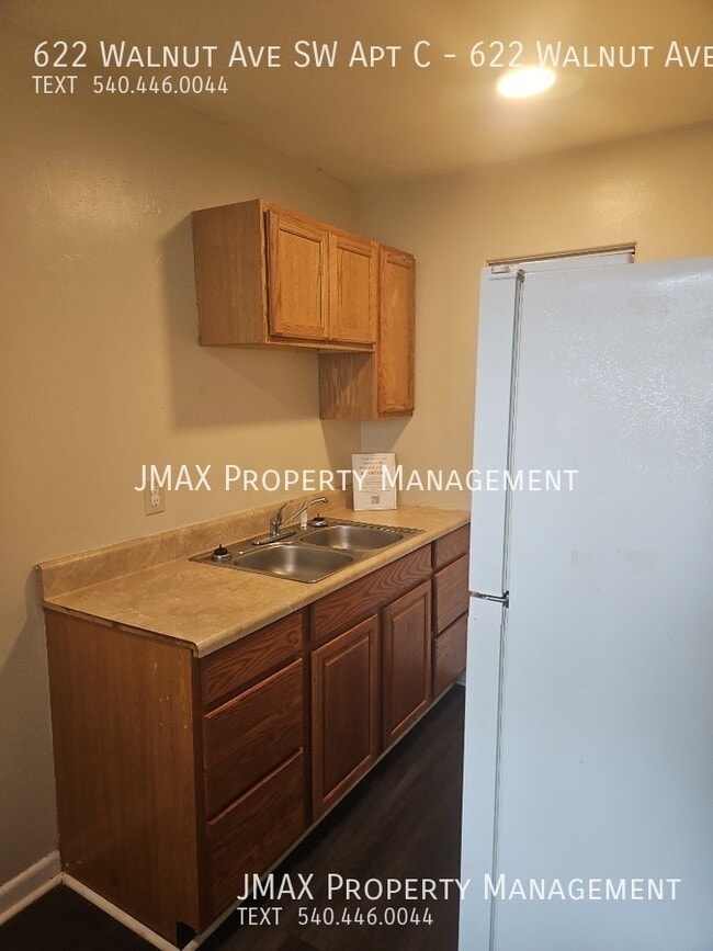 Building Photo - 622 Walnut Ave SW Apt C