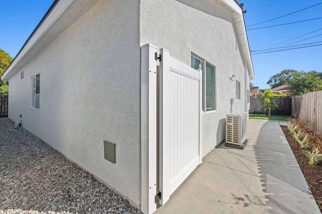 Photo - 128 S Citrus Ave House