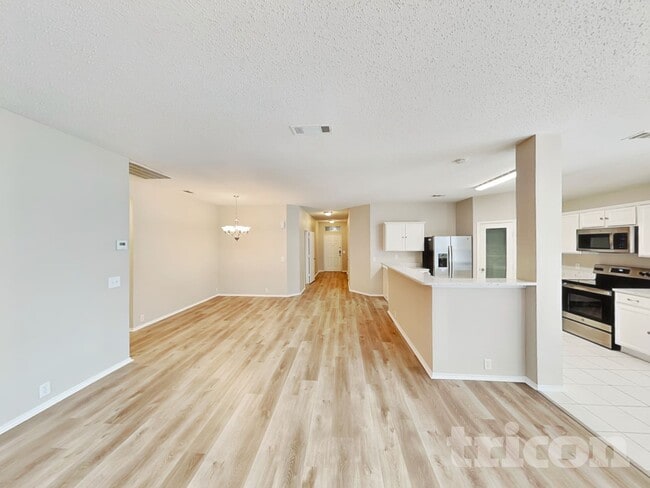 Building Photo - 1619 Columbia Dr