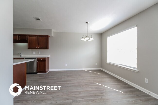 Foto del edificio - 675 Holland Ridge Dr