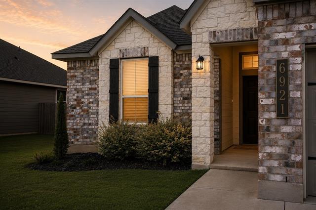 Building Photo - 6921 Sulphur Ct