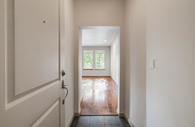 Foto del edificio - 505 Jackson Hill St