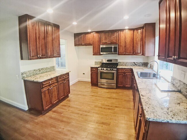 Building Photo - 3105 Apache Cir