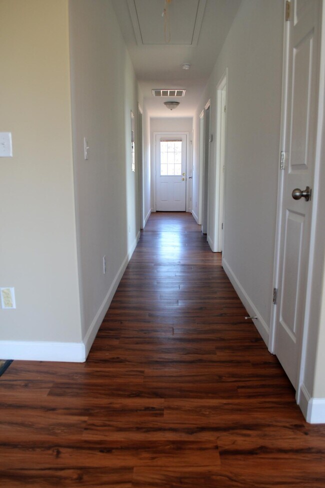 415 Leonard Wayne Ct, Wellford, SC 29385 Townhome Rentals in Wellford