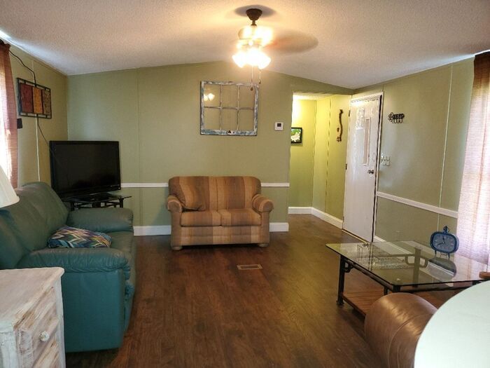 Foto principal - 208 Tubbs Mountain Rd
