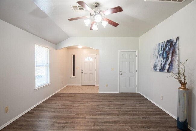Foto del edificio - 8109 Frye Ln