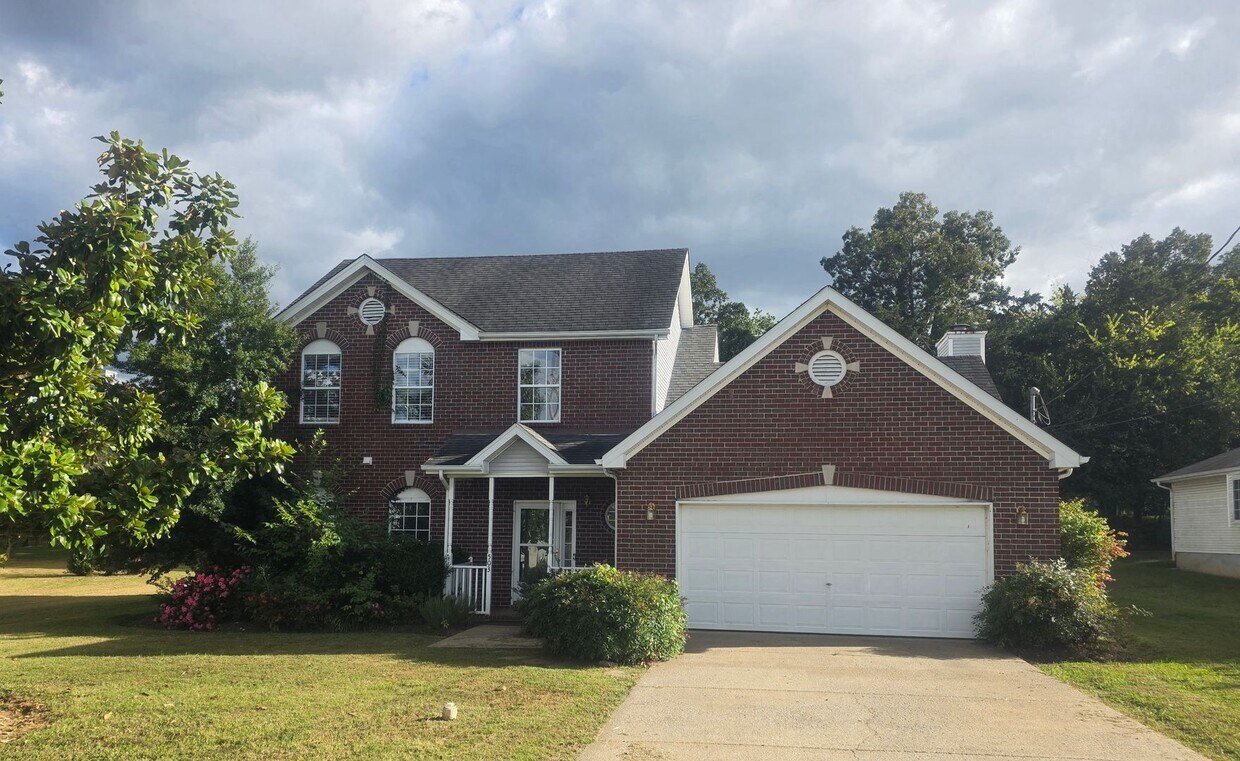 Foto principal - Beautifully remodeled home in LaVergne