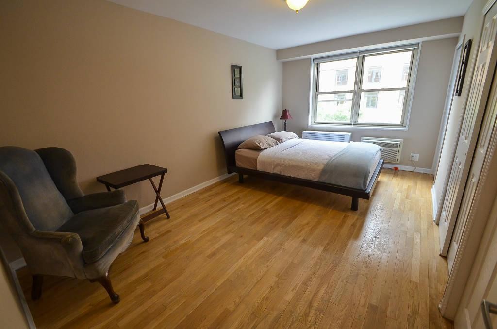 Primary Photo - 376 Greenwich St