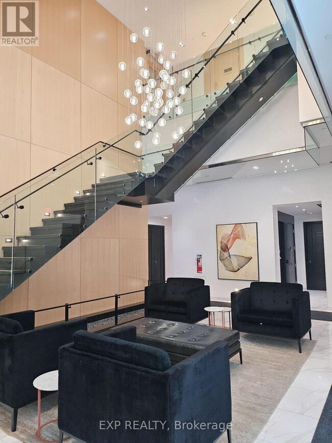 Photo du bâtiment - 101 Erskine Ave