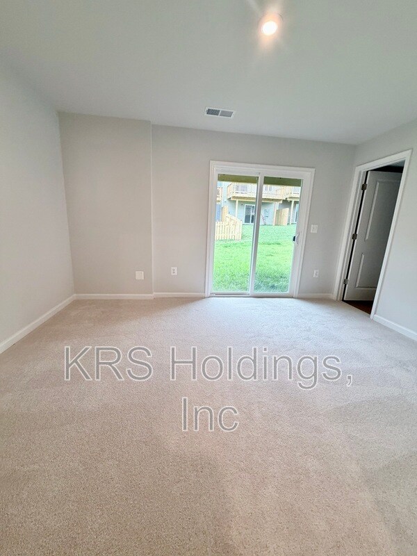 Foto del edificio - 315 Oldfield Dr