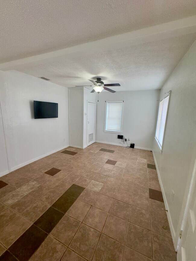 Foto del edificio - 339 Avenue L NE