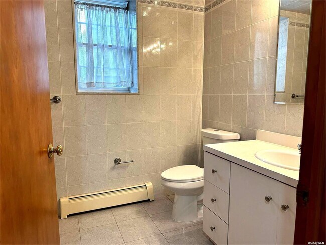 Foto del edificio - 42-28 214th Pl