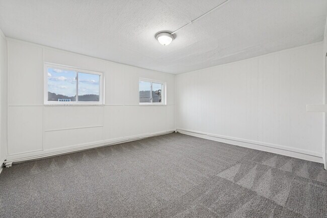Building Photo - 408 Chestnut St